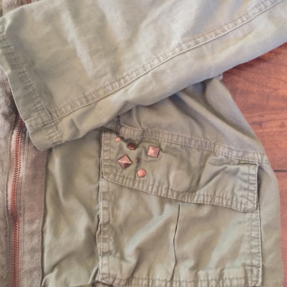 🛍 Utility Jacket 🛍 - Picture 6 of 6